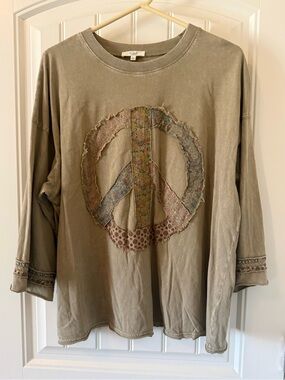 Boho Patchwork Peace Sign Pullover - Beige